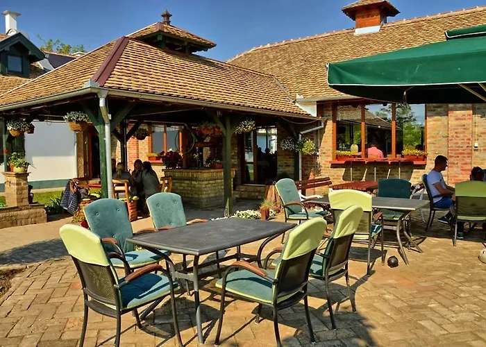 Salas Tatic 3* Turija